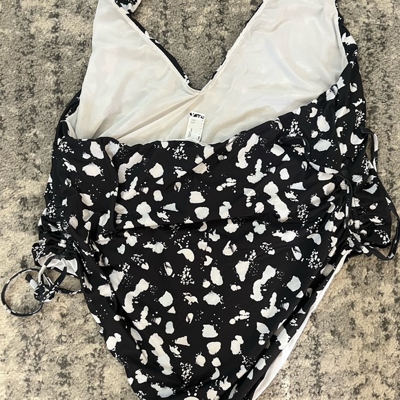 CUTE SWIMSUIT - Picture 4 of 6